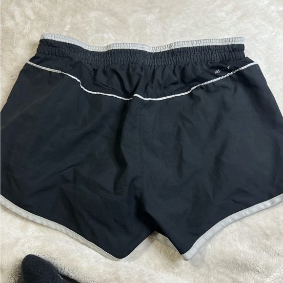 Nike running shorts - Picture 3 of 6